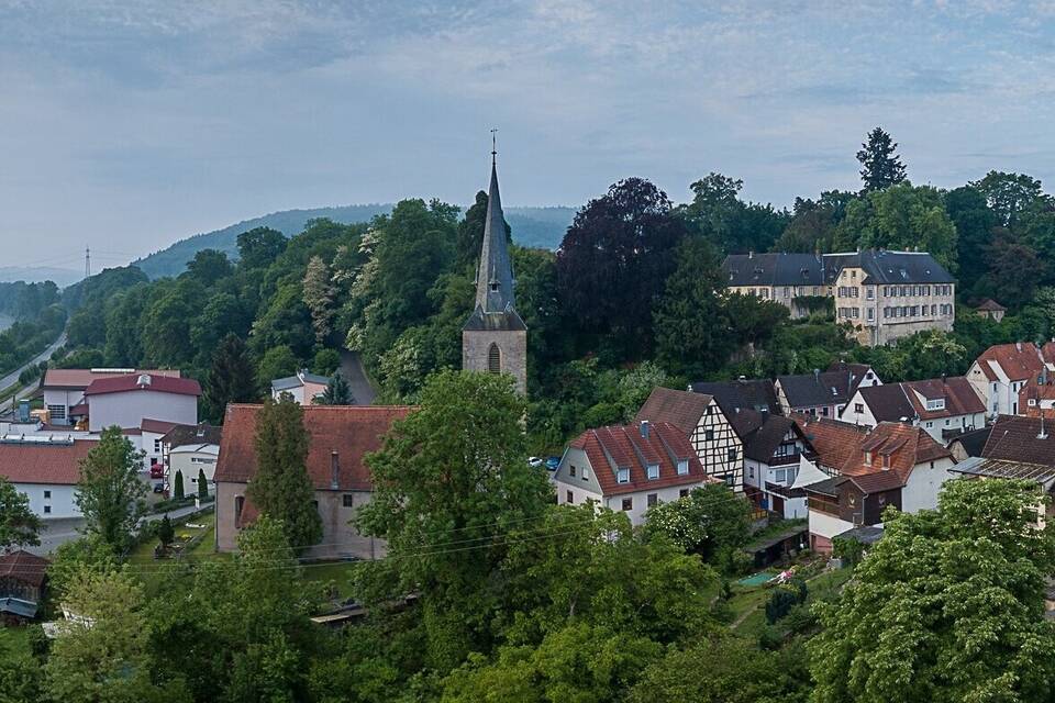 Haßmersheim Wie lebt es sich auf Schloss Hochhausen? Neckartal und