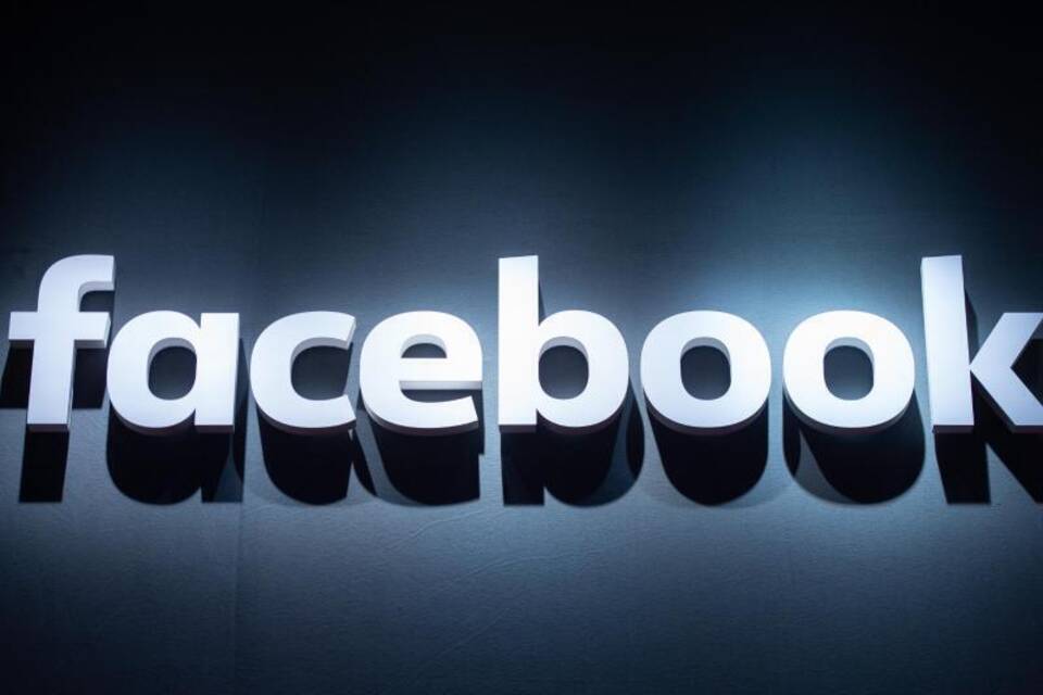 Facebook Facebook