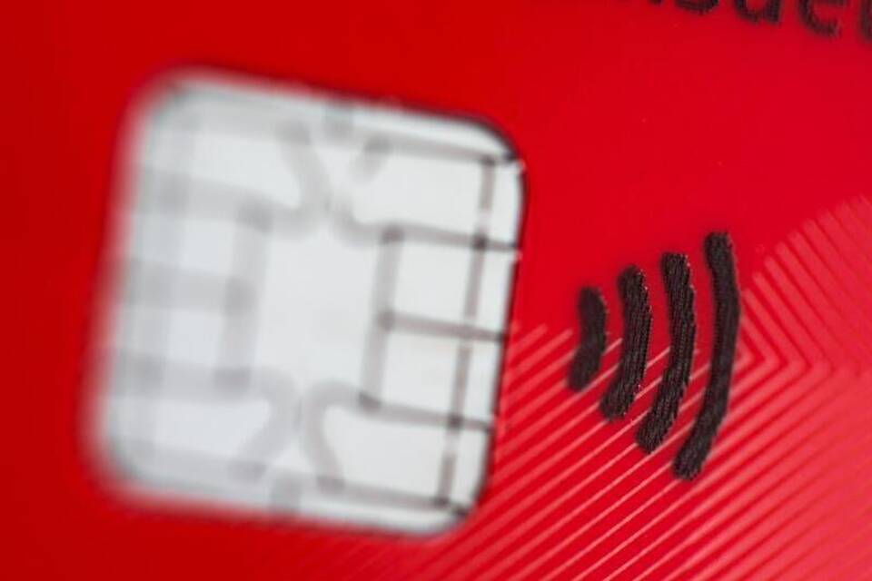 Mehr Zahlungen ohne Bargeld in Deutschland und im Euroraum Mehr Zahlungen ohne Bargeld in Deutschland und im Euroraum