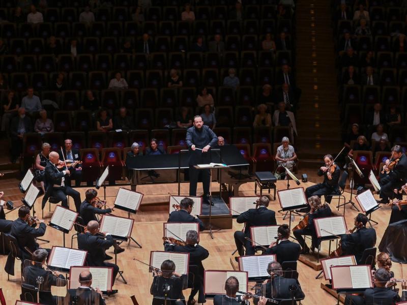 Die Weihe Des Hauses Mit Abstand Und Beethoven Gewandhaus Beginnt 240 Saison Kultur Und Entertainment Rnz
