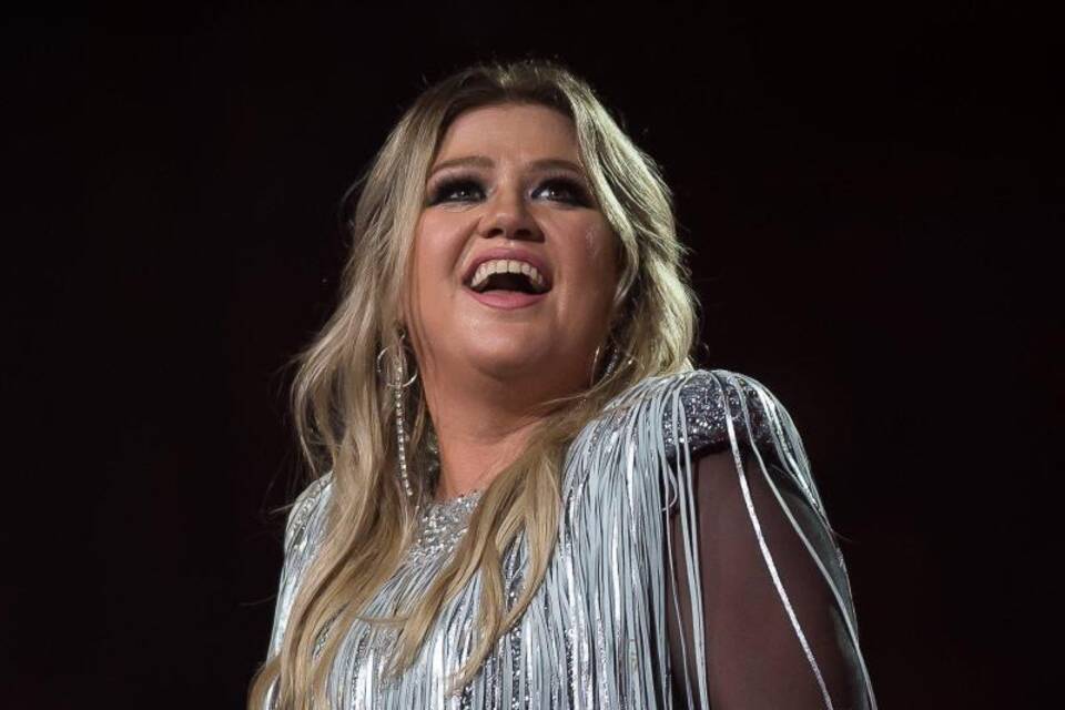 Kelly Clarkson Kelly Clarkson