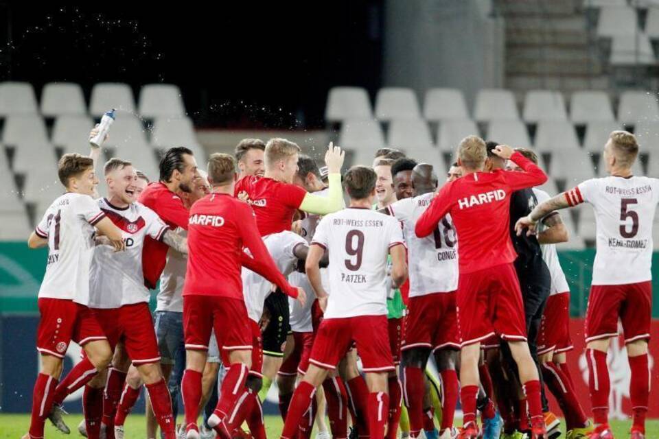 Jubelnde Spieler Jubelnde Spieler