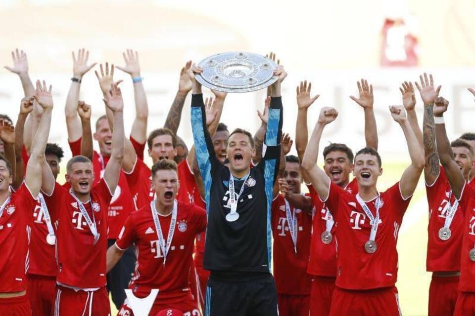 Jubelnde Bayern-Spieler Jubelnde Bayern-Spieler