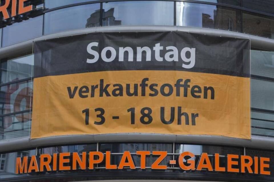 Werbung für verkaufsoffenen Sonntag