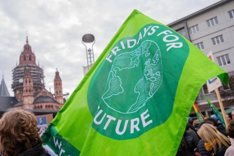 Eine Flagge von «Fridays For Future» Eine Flagge von «Fridays For Future»