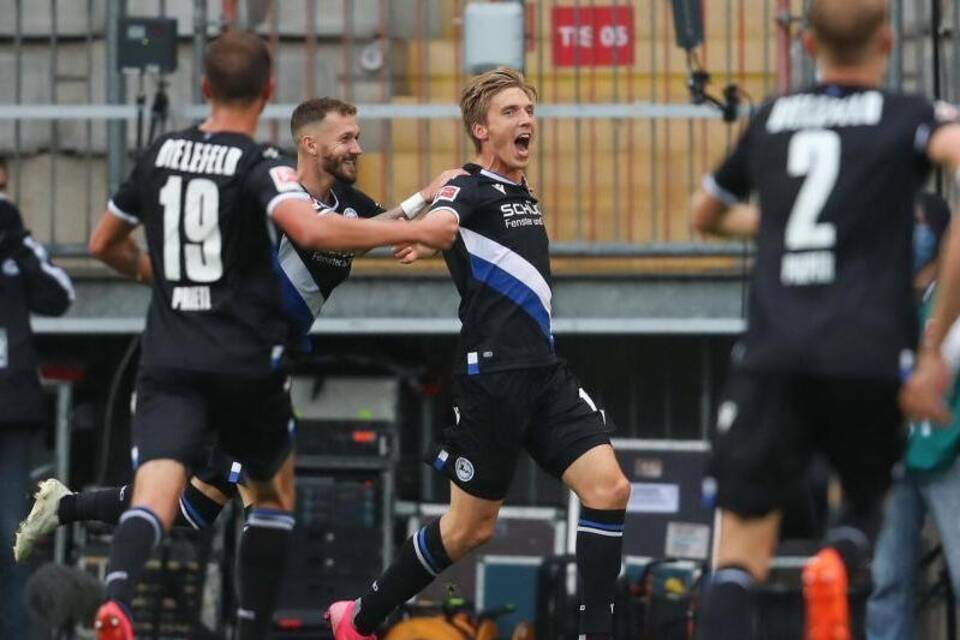 Arminia Bielefeld - 1. FC Köln Arminia Bielefeld - 1. FC Köln