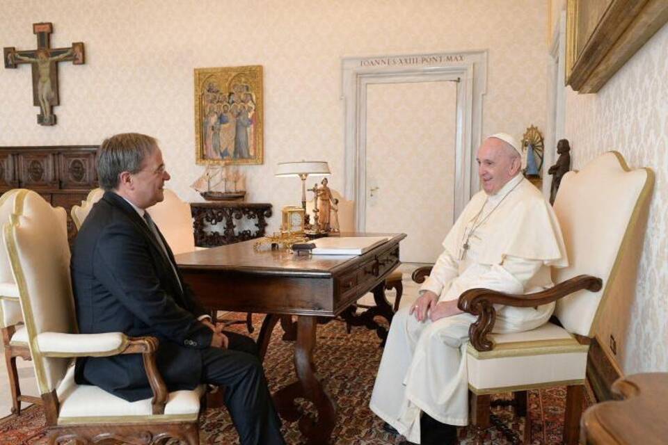 Papst Franziskus empfängt Ministerpräsident Laschet