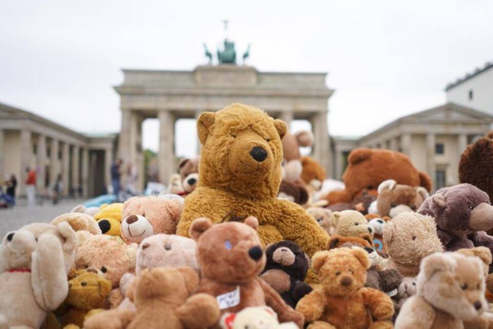 Teddy-Bären vor dem Brandenburger Tor Teddy-Bären vor dem Brandenburger Tor