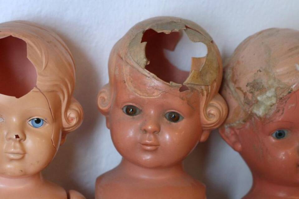 Beschädigte Puppen Beschädigte Puppen