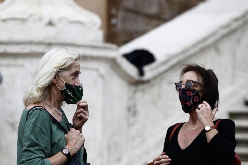 Italien plant laut Bericht nationale Maskenpflicht im Freien Italien plant laut Bericht nationale Maskenpflicht im Freien