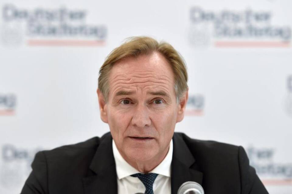 Burkhard Jung Burkhard Jung