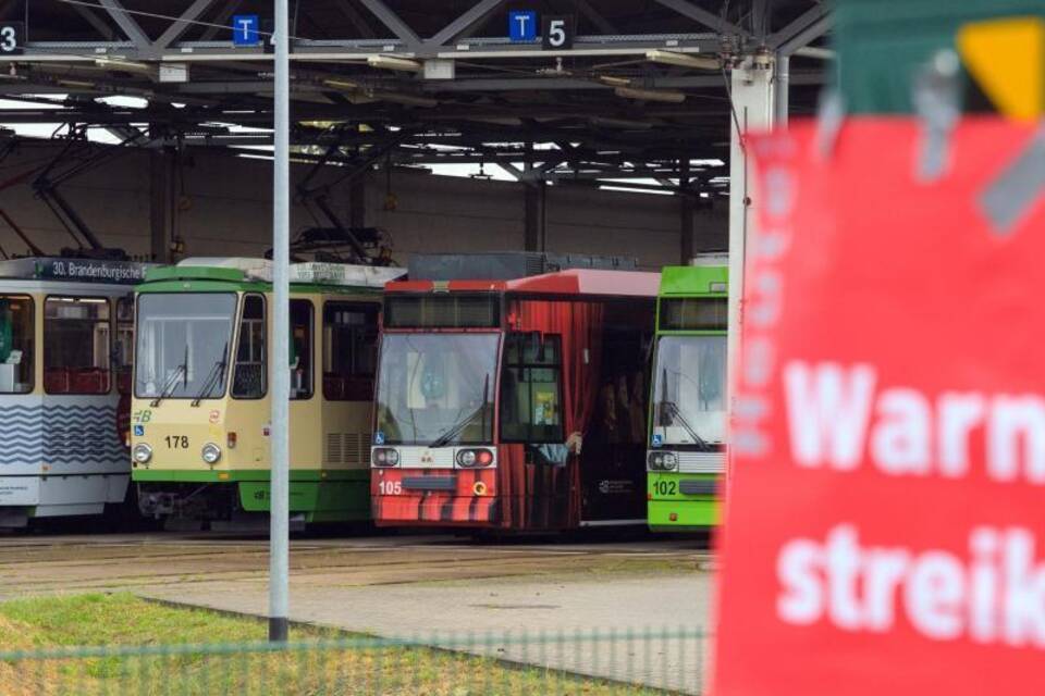 Warnstreik im öffentlichen Nahverkehr - Brandenburg