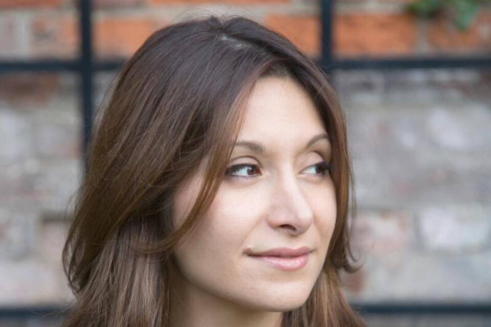 Dina Nayeri Dina Nayeri