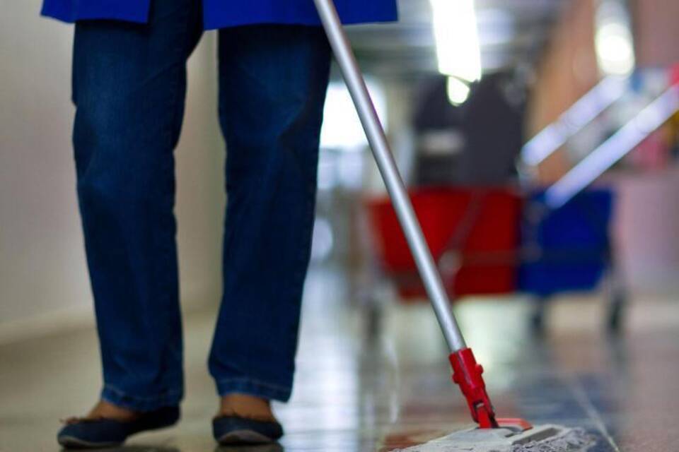 Millionen Beschäftigte überqualifiziert Millionen Beschäftigte überqualifiziert
