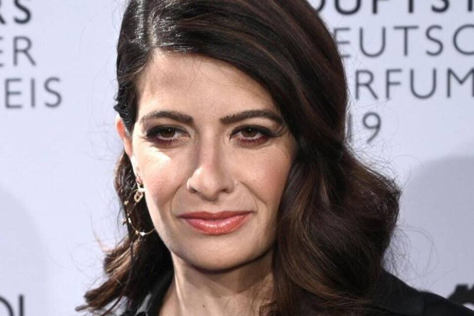 Linda Zervakis Linda Zervakis