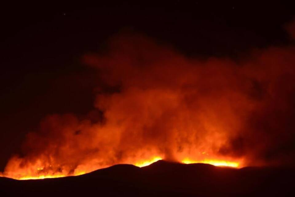 Feuer auf dem Kilimandscharo Feuer auf dem Kilimandscharo