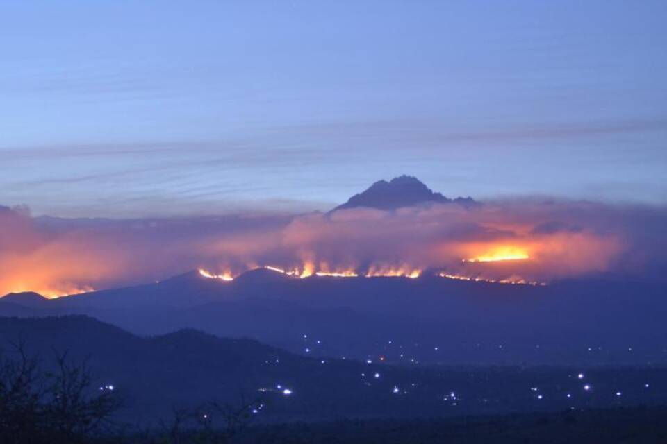 Feuer auf dem Kilimandscharo