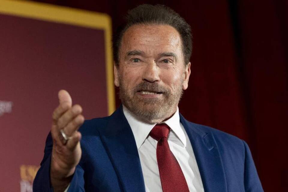 Arnold Schwarzenegger Arnold Schwarzenegger