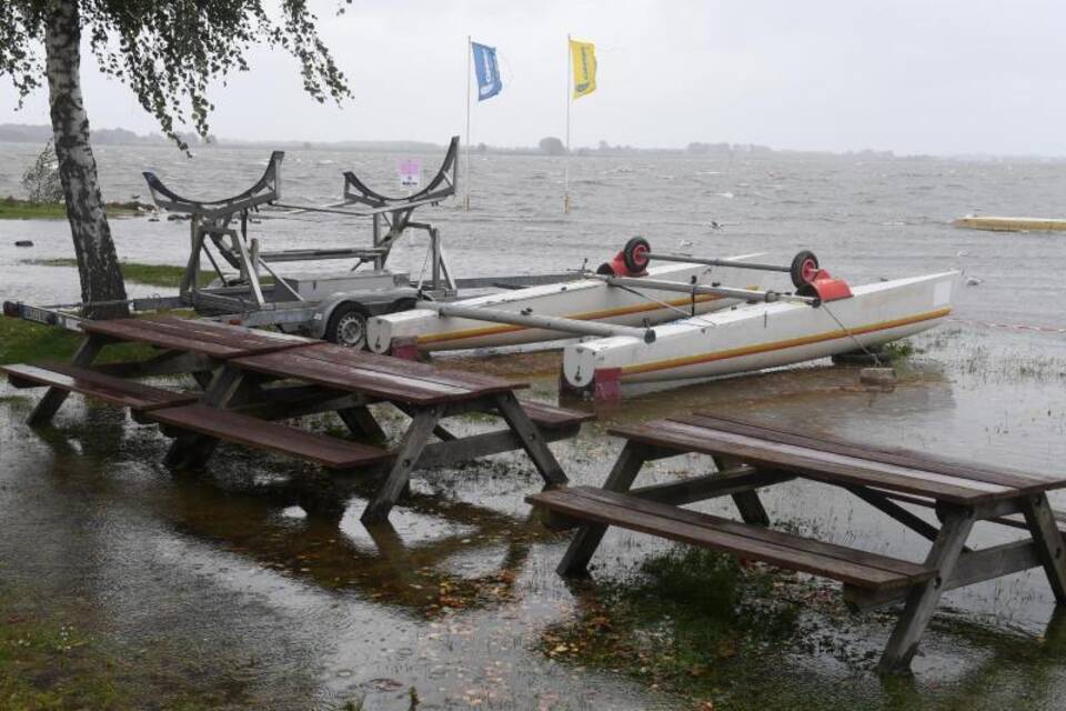 Stürmisches Herbstwetter an der Ostsee Stürmisches Herbstwetter an der Ostsee