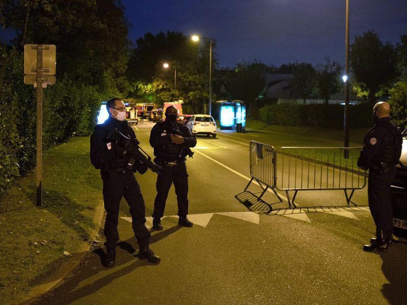 Terrorverdacht: Lehrer bei brutaler Messer-Attacke bei ...