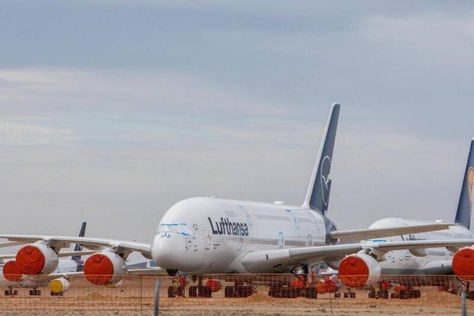 Geparkte Lufthansa-Maschine Geparkte Lufthansa-Maschine