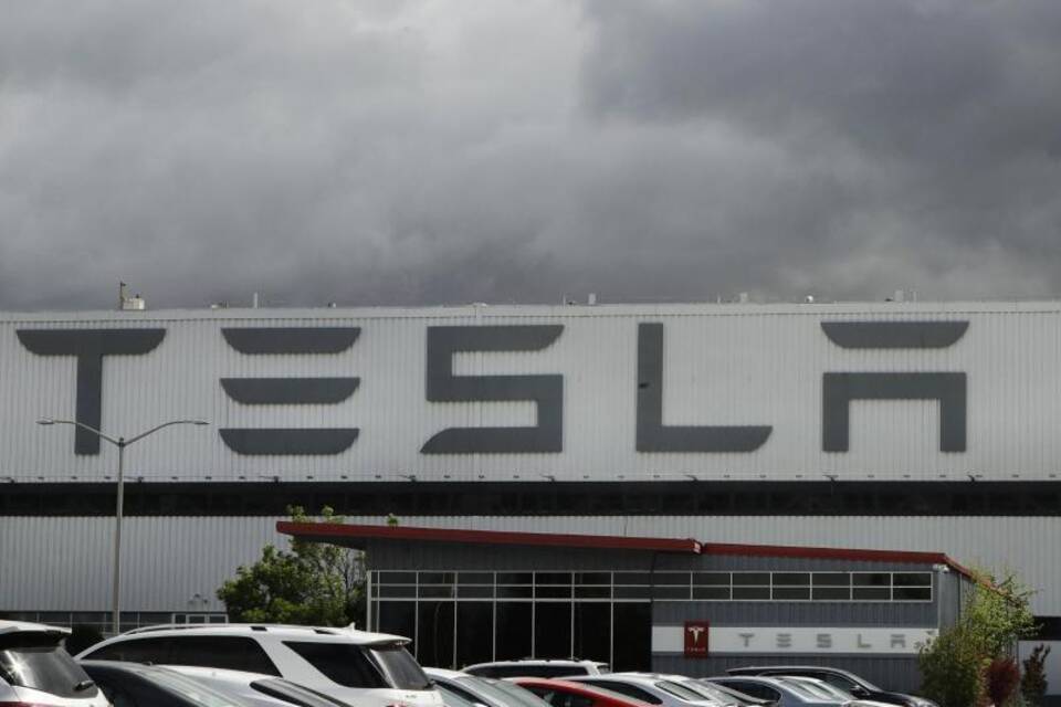 Tesla Tesla