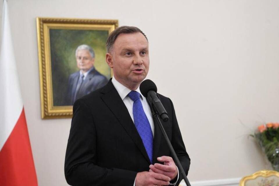 Polens Präsident ist corona-positiv