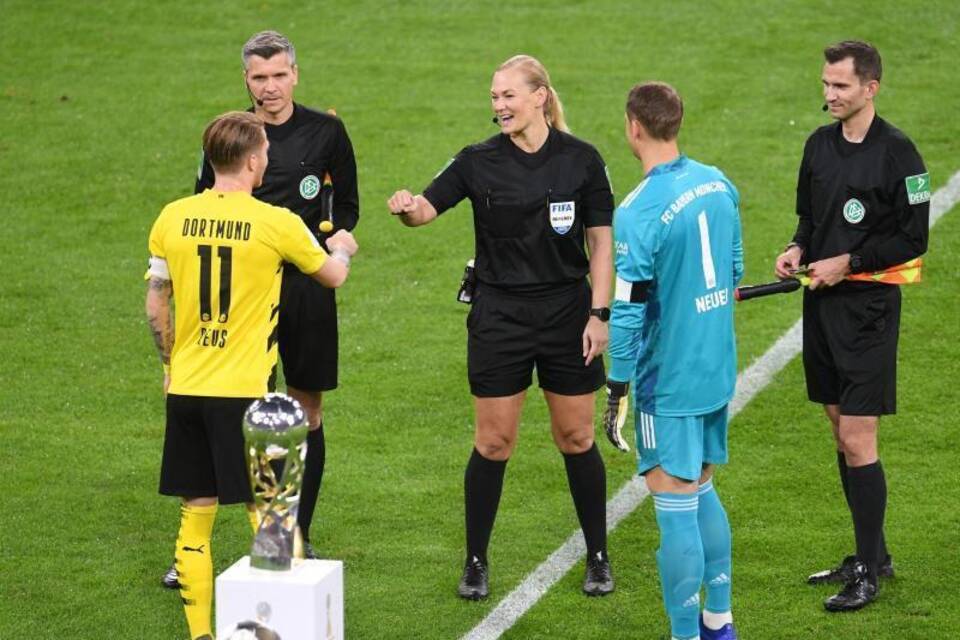 Kapitäne Marco Reus und Manuel Neuer Kapitäne Marco Reus und Manuel Neuer