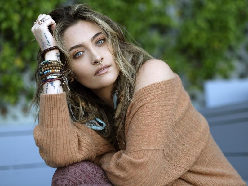 Debütalbum folgt: Paris Jackson veröffentlicht erste Single - Kultur ...