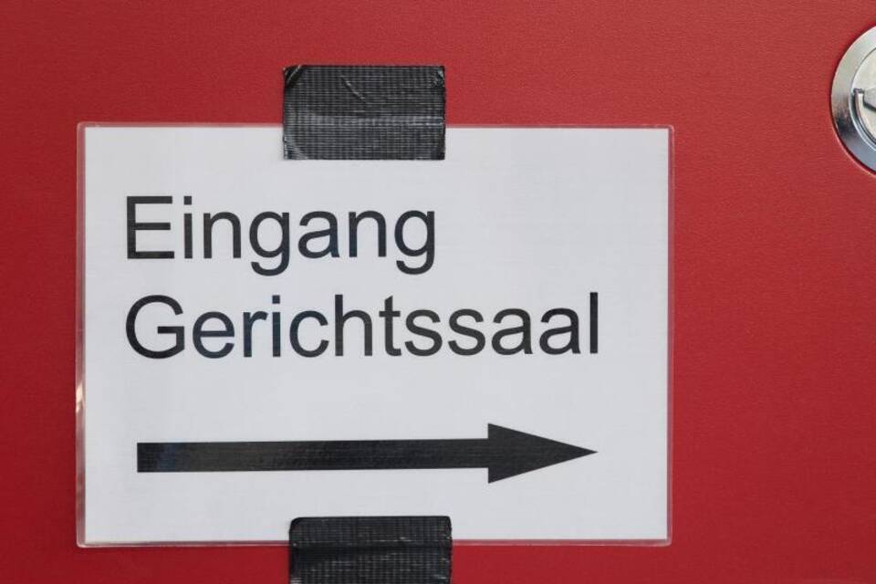 "Gerichtssaal" "Gerichtssaal"
