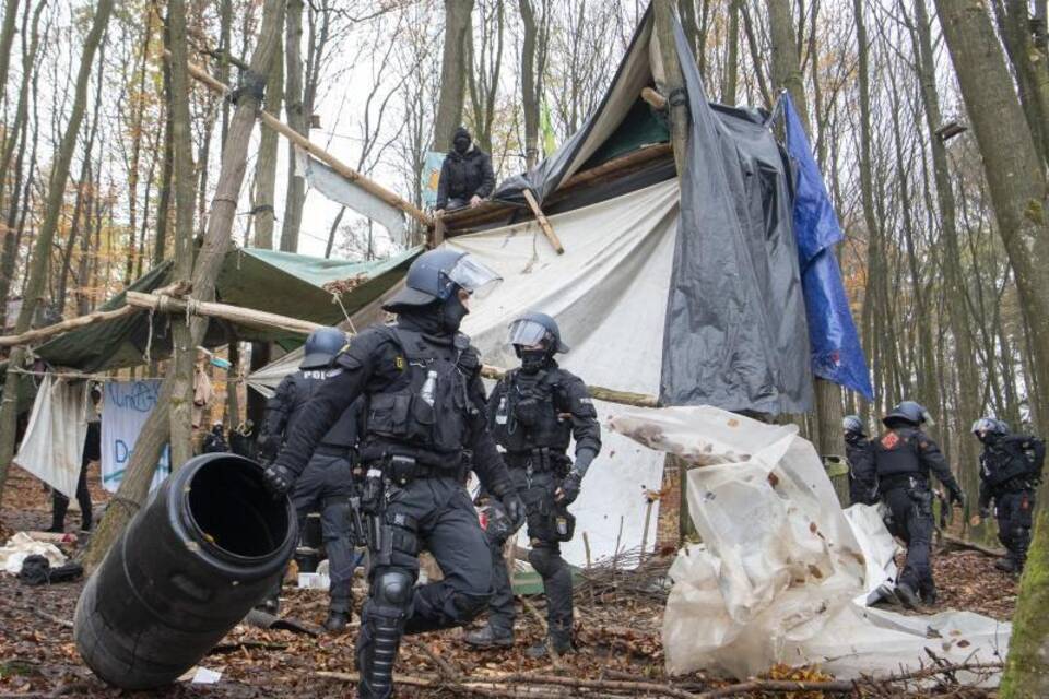 Polizeieinsatz im Dannenröder Forst Polizeieinsatz im Dannenröder Forst