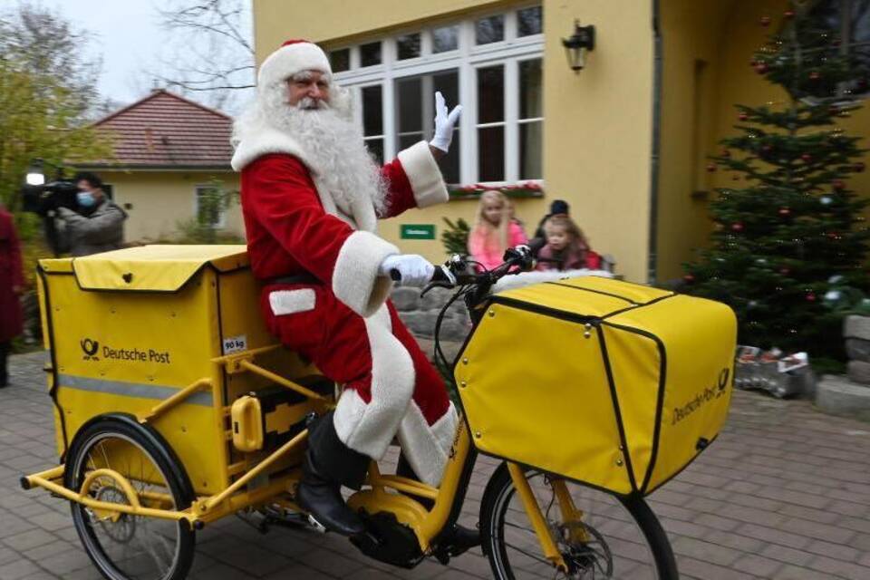 KINA - Der Weihnachtsmann beantwortet Post