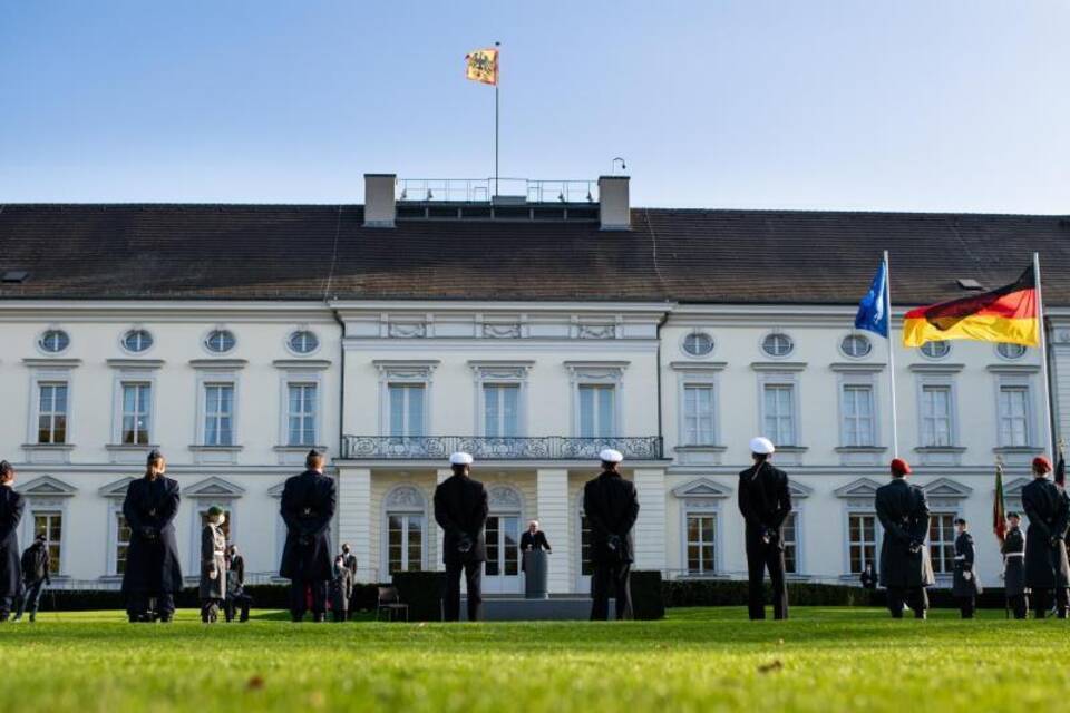 KINA - Die Bundeswehr wird 65 Jahre alt