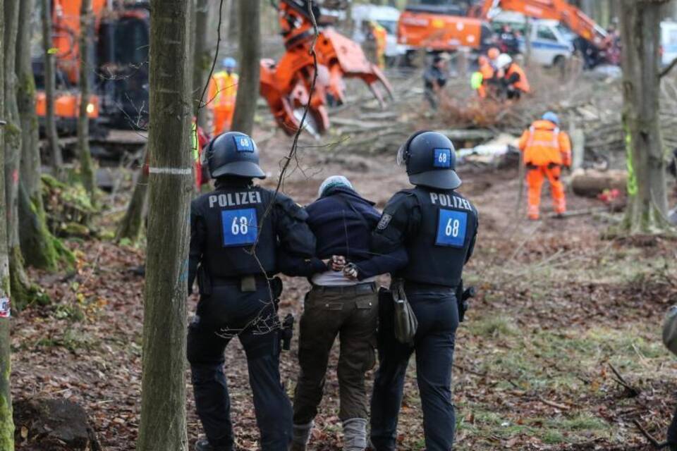 Polizeieinsatz am Dannenröder Forst Polizeieinsatz am Dannenröder Forst