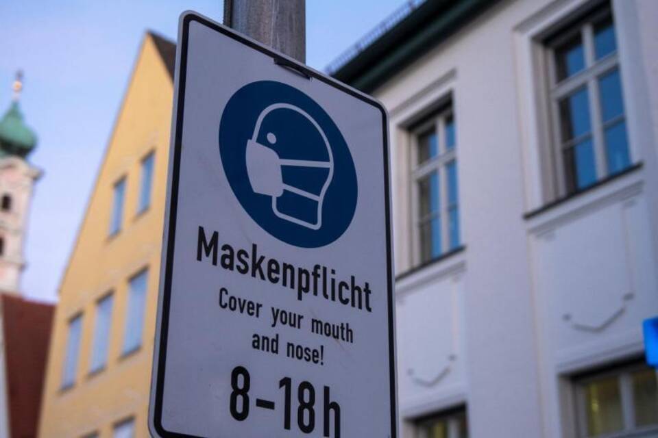 Hinweis auf Maskenpflicht