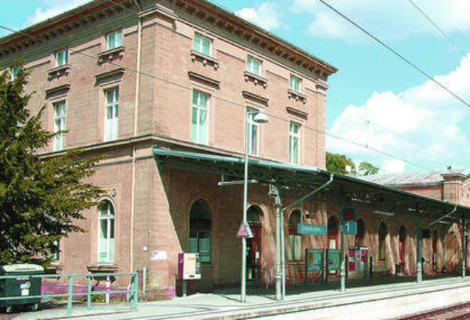 Osterburkener Bahnhof Kommt Unter Den Hammer Buchen Rnz