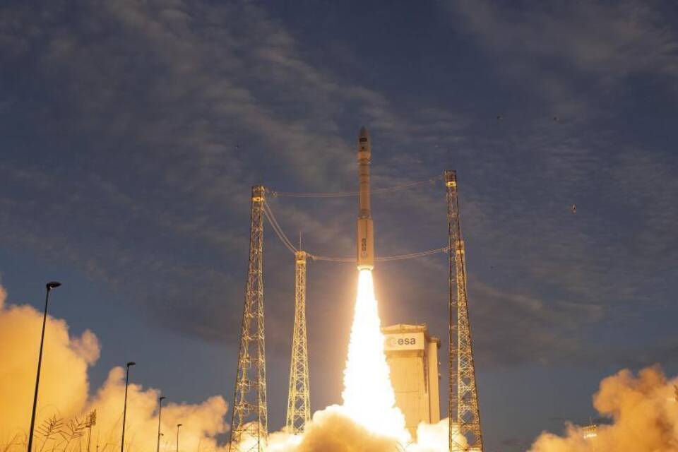 Start einer Vega-Trägerrakete Start einer Vega-Trägerrakete
