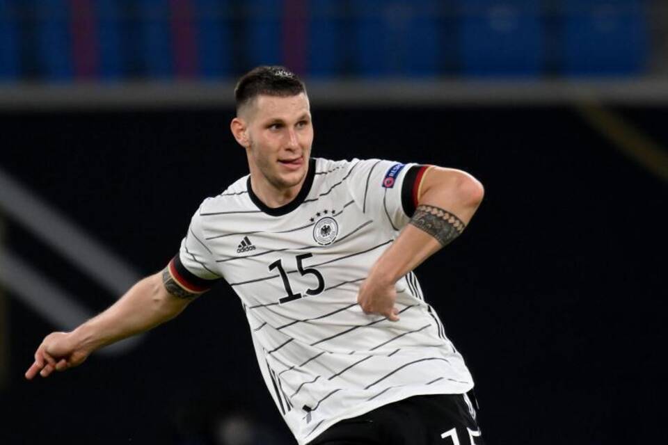 Niklas Süle Niklas Süle