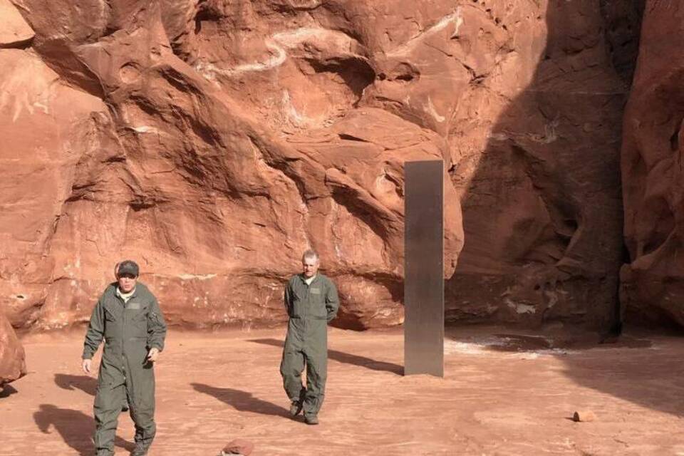 Metall-Monolith inmitten roter Felsen in Utah entdeckt Metall-Monolith inmitten roter Felsen in Utah entdeckt