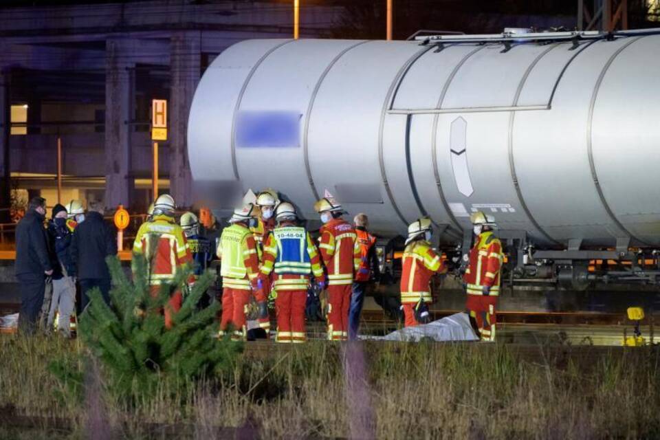 Zwei Tote nach Stromschlag auf Waggon in Itzehoe