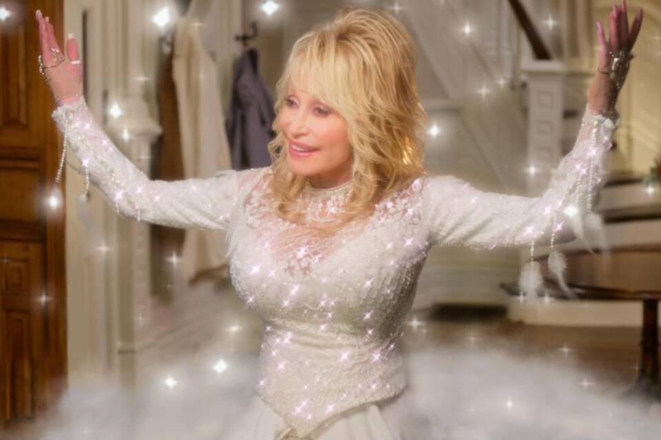 Dolly Parton's Christmas on the Square