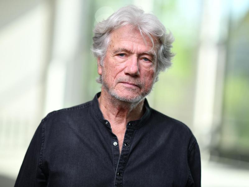 Gemischte Gefühle: Jürgen Prochnow blickt skeptisch auf ...