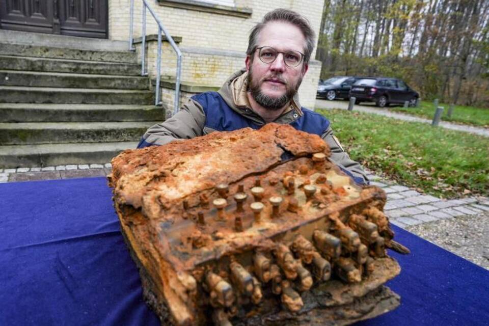 Übergabe der Enigma-Chiffriermaschine Übergabe der Enigma-Chiffriermaschine