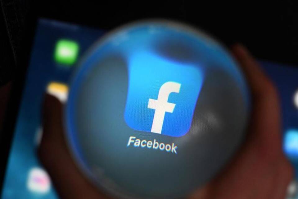 Facebook Facebook