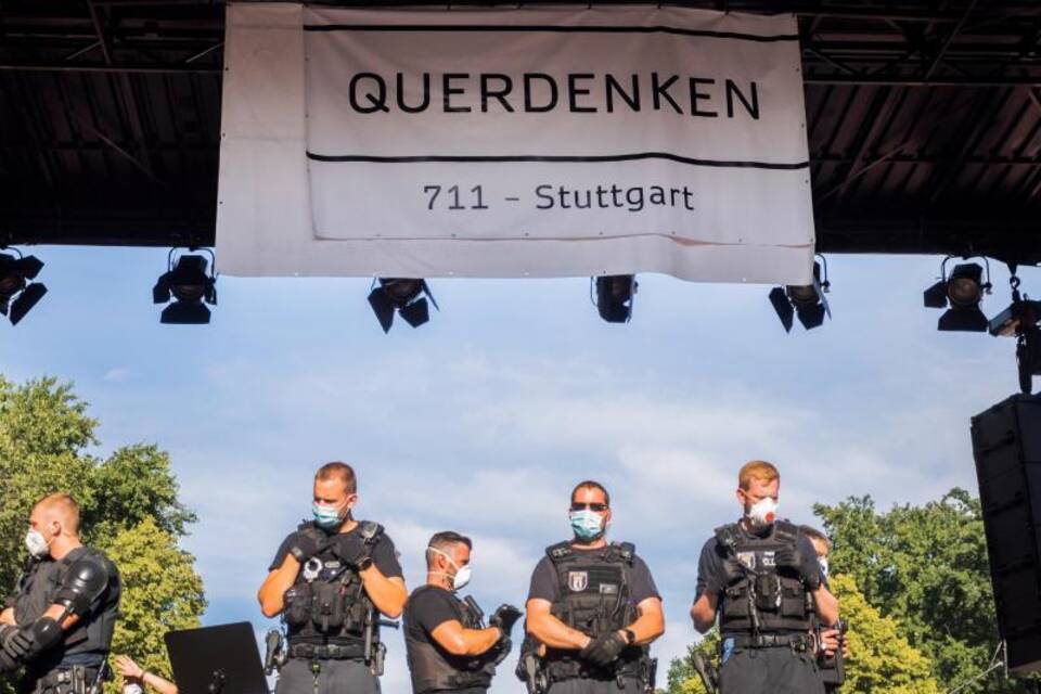 Verfassungsschutz beobachtet «Querdenken»-Bewegung Verfassungsschutz beobachtet «Querdenken»-Bewegung