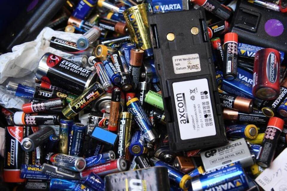 Recyclebare Akkus und Batterien