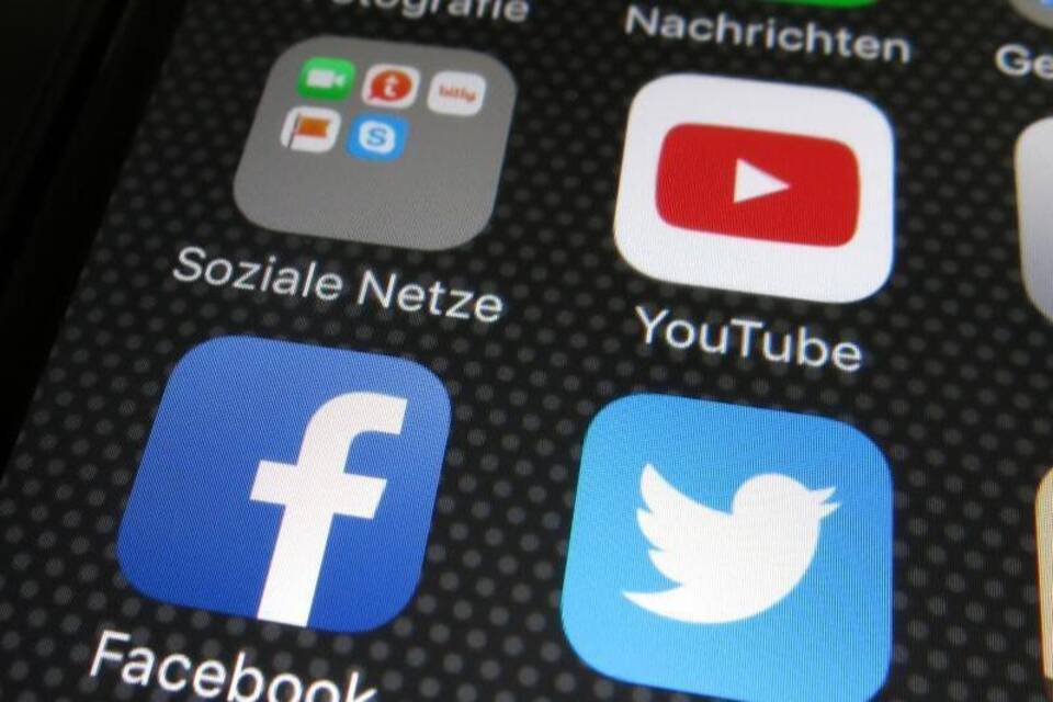Soziale Netzwerke Soziale Netzwerke
