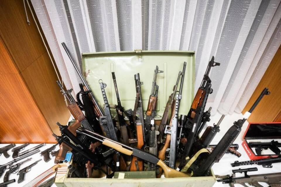 Schlag gegen Rechtsextreme Schlag gegen Rechtsextreme