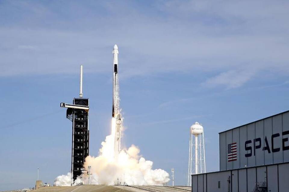 SpaceX SpaceX