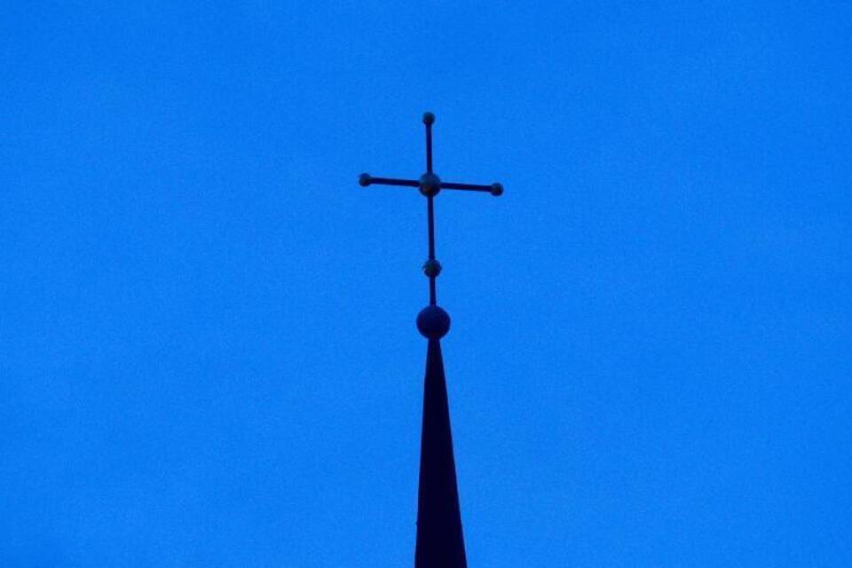 Kreuz auf Kirchturm Kreuz auf Kirchturm